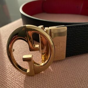 Gucci Gold Buckle Belt in Black and Red